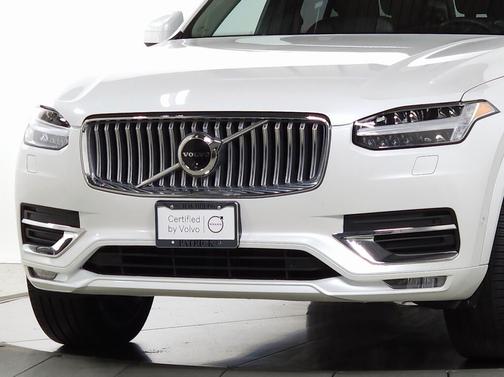 2024 Volvo XC90 B6 Ultimate Bright 6-Seater