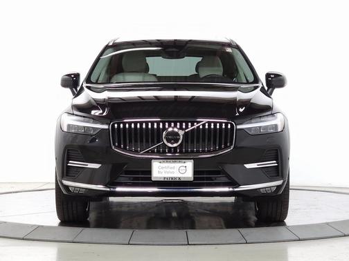 2023 Volvo XC60 B5 AWD Plus Bright