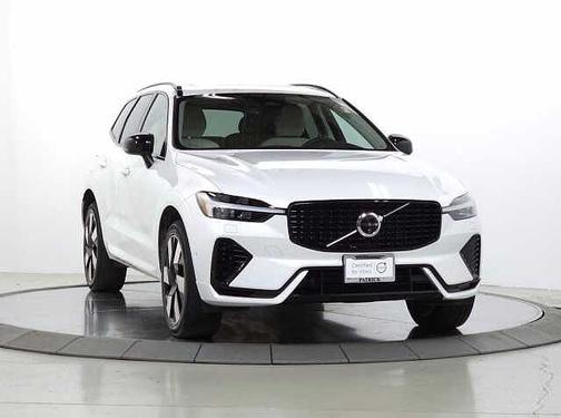 Crystal White 2024 Volvo XC60 Recharge Plug-In Hybrid Plus