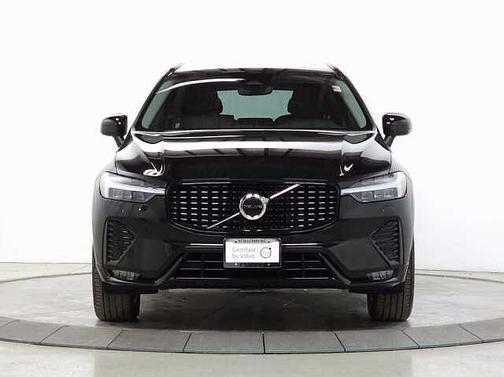 2025 Volvo XC60 Core