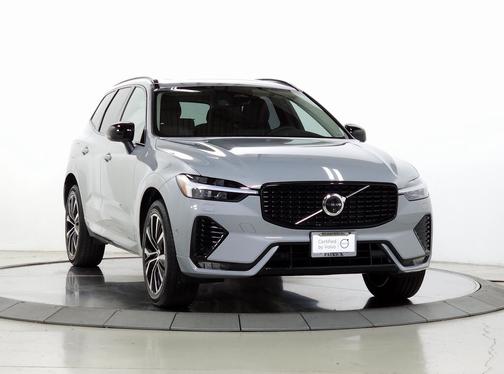 2025 Volvo XC60 B5 Plus