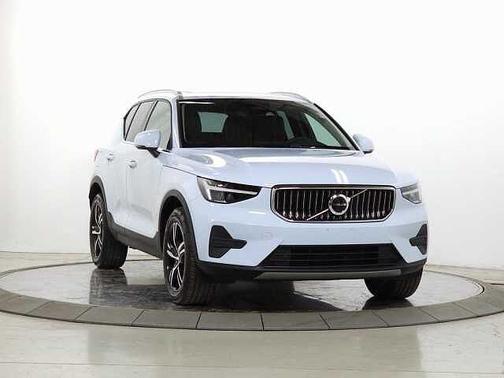 Cloud Blue 2025 Volvo XC40 Core