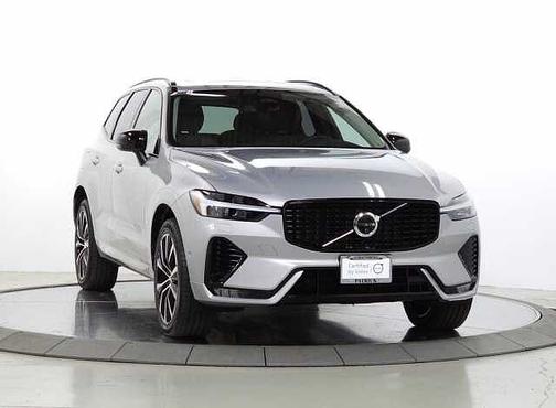 Silver Dawn 2023 Volvo XC60 Plus