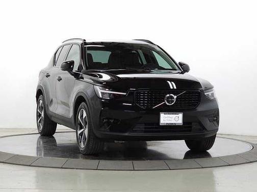 Onyx Black 2025 Volvo XC40 Plus