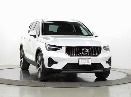 2025 Volvo XC40 Plus