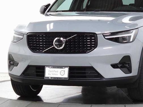 2024 Volvo XC40 Plus