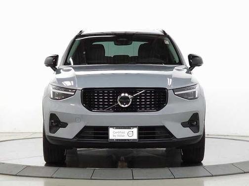 2024 Volvo XC40 Plus