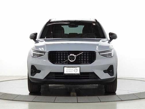 Vapour Grey 2025 Volvo XC40 Plus