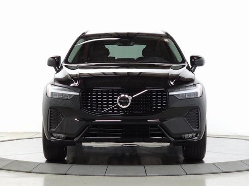 2024 Volvo XC60 B5 Core Dark