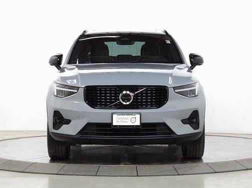 2025 Volvo XC40 Plus