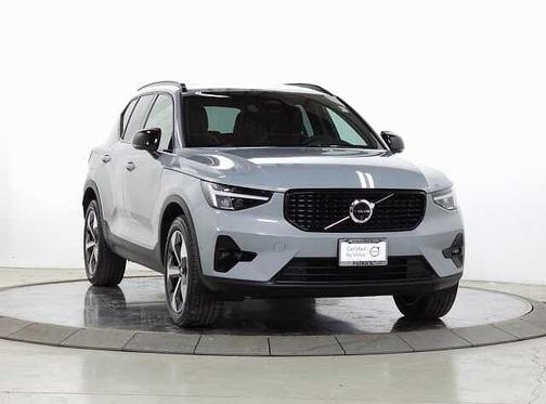 2025 Volvo XC40 Plus