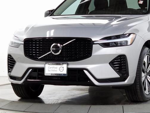 2025 Volvo XC60 Plug-In Hybrid T8 Core