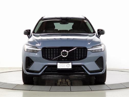 2023 Volvo XC60 Recharge Plug-In Hybrid Plus Dark