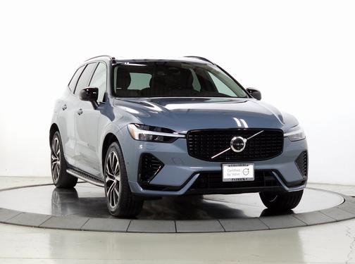 2023 Volvo XC60 Recharge Plug-In Hybrid Plus Dark