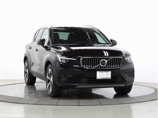 Onyx Black 2023 Volvo XC40 Plus