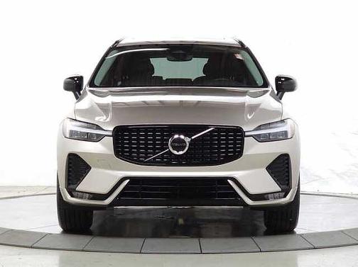 Bright Dusk 2025 Volvo XC60 Core