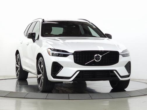 2024 Volvo XC60 Recharge Plug-In Hybrid T8 Ultimate Dark