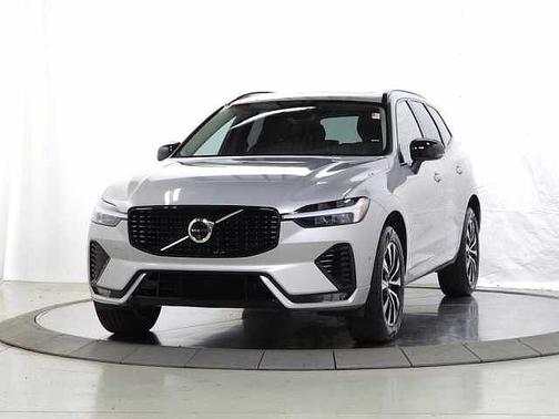 Silver Dawn 2025 Volvo XC60 Plus