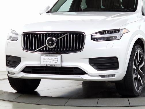 2022 Volvo XC90 T6 AWD Momentum 7 Seater