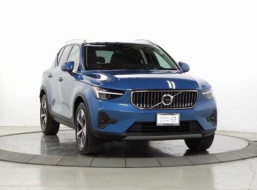 2025 Volvo XC40 Plus