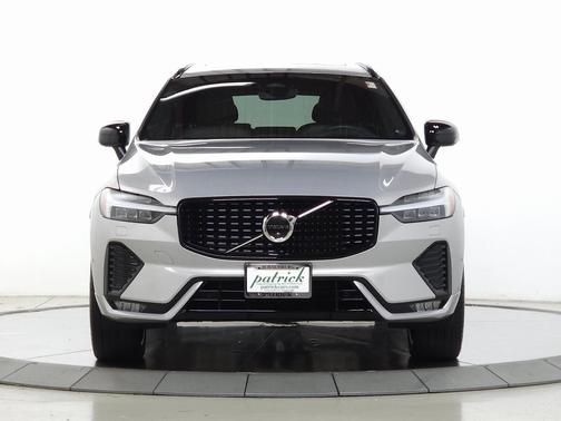 2022 Volvo XC60 B5 AWD R-Design