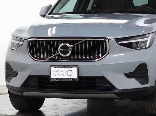2025 Volvo XC40 Core