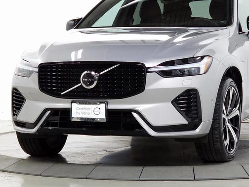 2022 Volvo XC60 Recharge Plug-In Hybrid eAWD R-Design