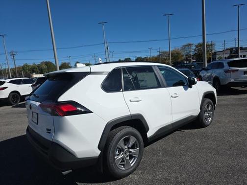 2025 Toyota RAV4 XLE