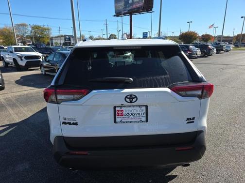 2025 Toyota RAV4 XLE