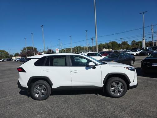 2025 Toyota RAV4 XLE