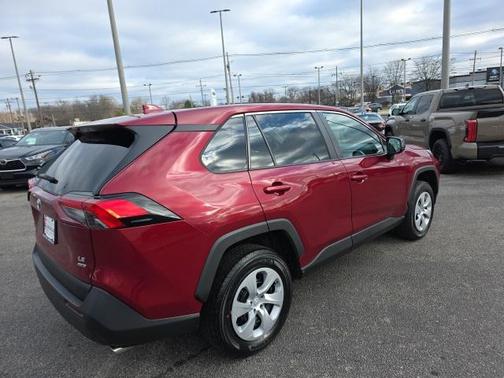 2024 Toyota RAV4 LE