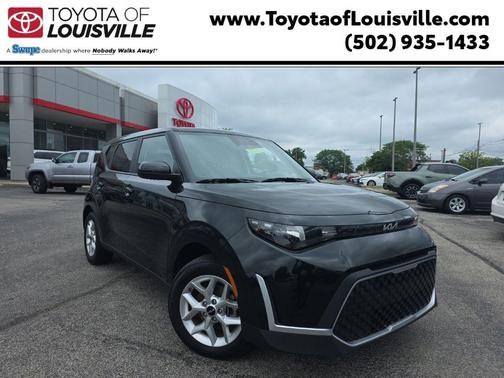 Fusion Black 2024 Kia Soul LX