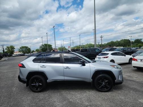 2019 Toyota RAV4 Hybrid SE