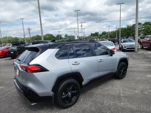 2019 Toyota RAV4 Hybrid SE