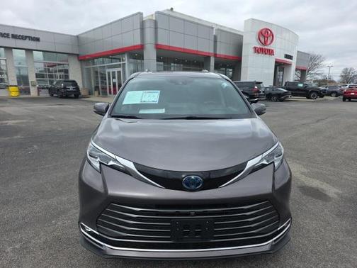 2021 Toyota Sienna Platinum 7 Passenger