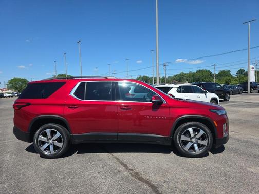 Cherry Red Tintcoat 2022 Chevrolet Traverse LT Leather