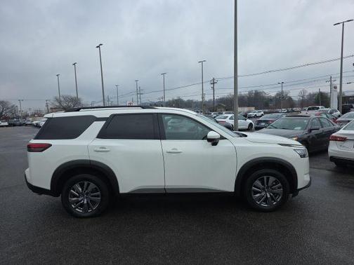 2025 Nissan Pathfinder SV 4WD