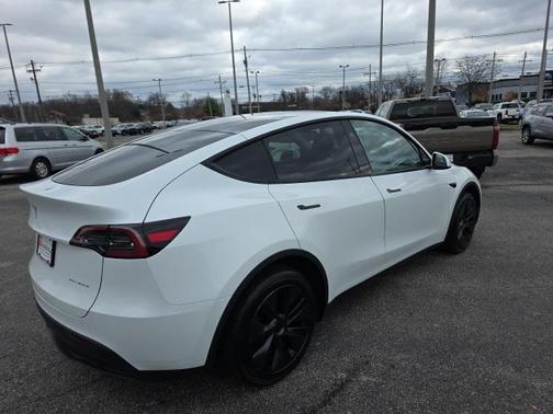 2024 Tesla Model Y Long Range Dual Motor All-Wheel Drive