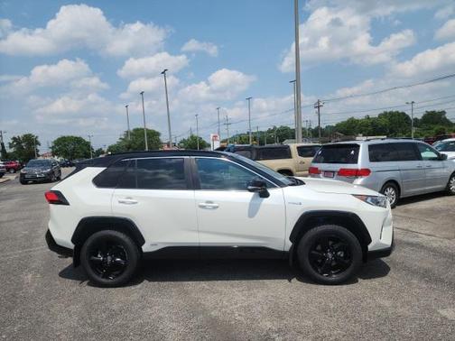 2020 Toyota RAV4 Hybrid SE