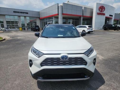2020 Toyota RAV4 Hybrid SE