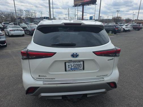 2020 Toyota Highlander Hybrid Platinum