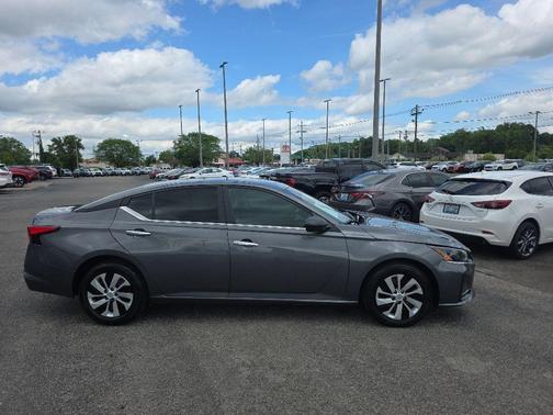 Gun Metallic 2025 Nissan Altima S FWD