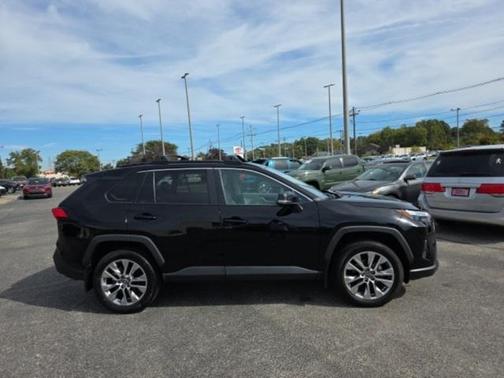 2023 Toyota RAV4 XLE Premium