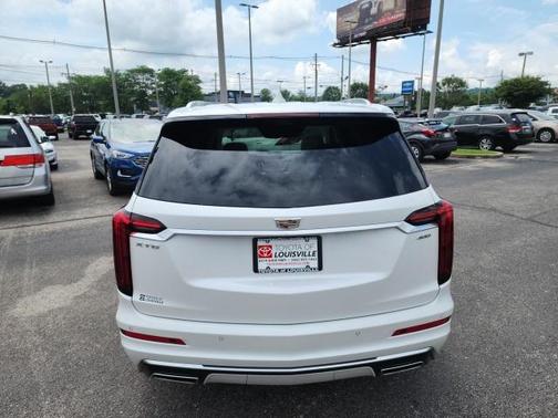 2022 Cadillac XT6 Premium Luxury FWD