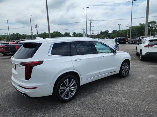 2022 Cadillac XT6 Premium Luxury FWD