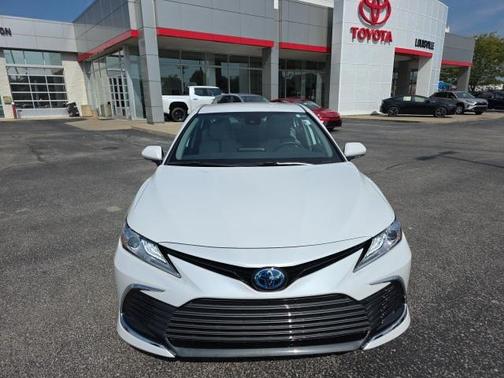 2024 Toyota Camry Hybrid XLE