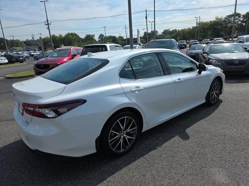 2024 Toyota Camry Hybrid XLE
