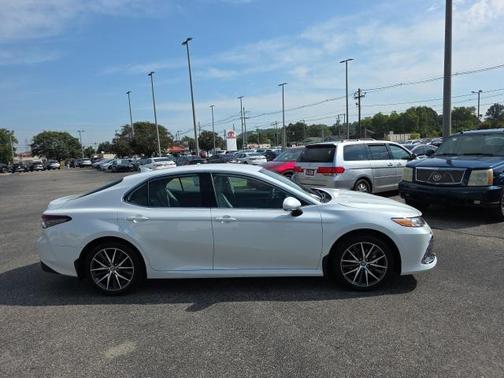 2024 Toyota Camry Hybrid XLE