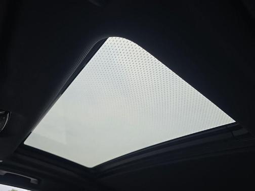 White Metallic 2020 BMW X5 xDrive40i