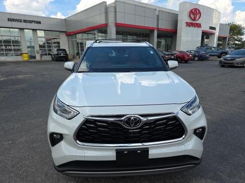 2022 Toyota Highlander Platinum